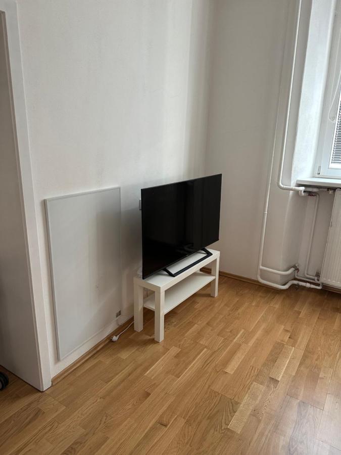 Central Plaza Mini Apartment 1 Bruck an der Leitha Eksteriør bilde